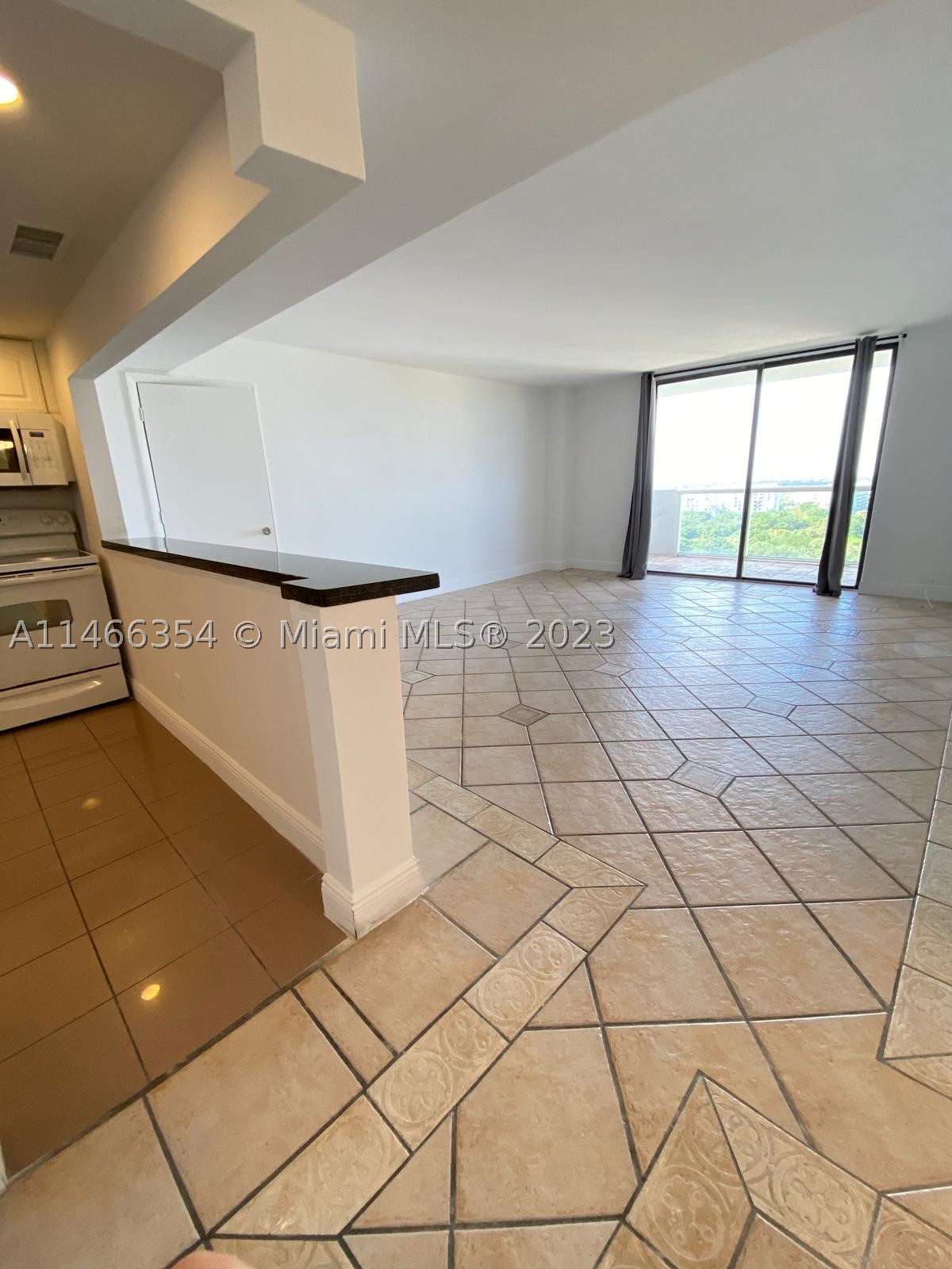 13499 Biscayne Blvd 1505 Property Photo 1