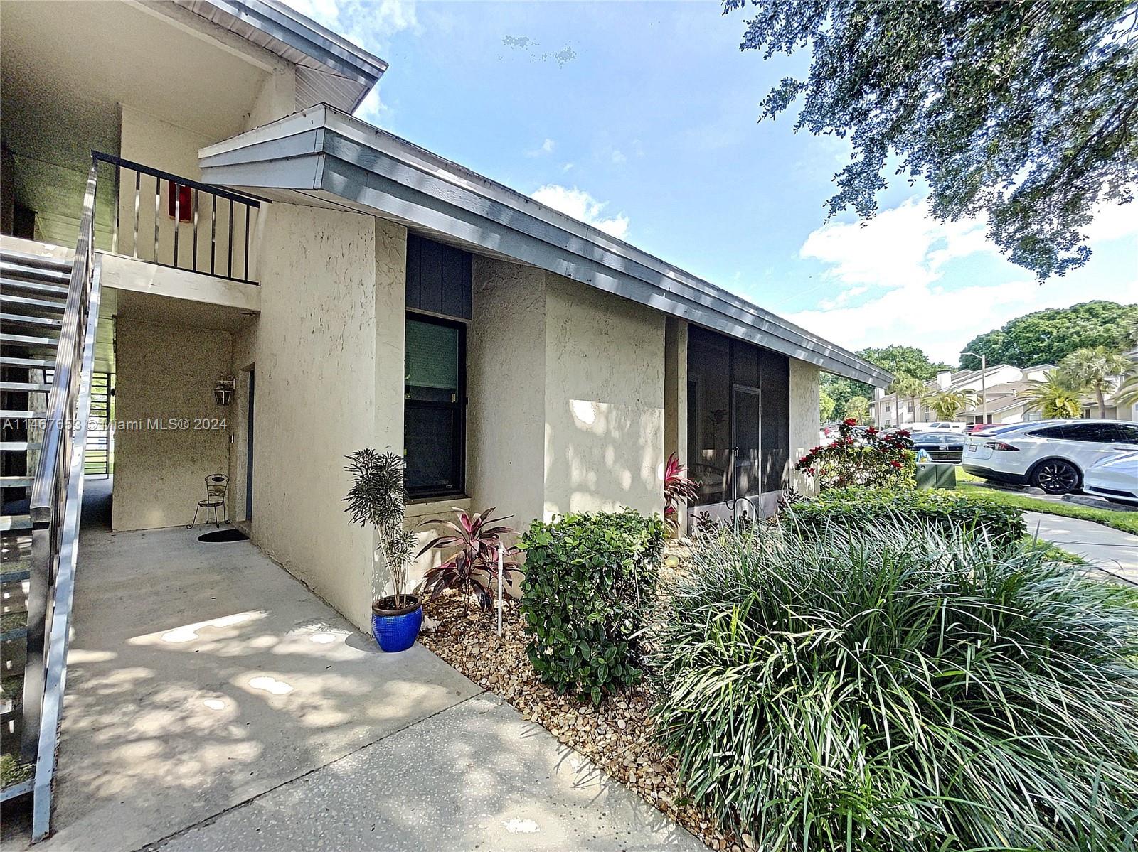 2049 San Marcos Drive 127 Property Photo 3