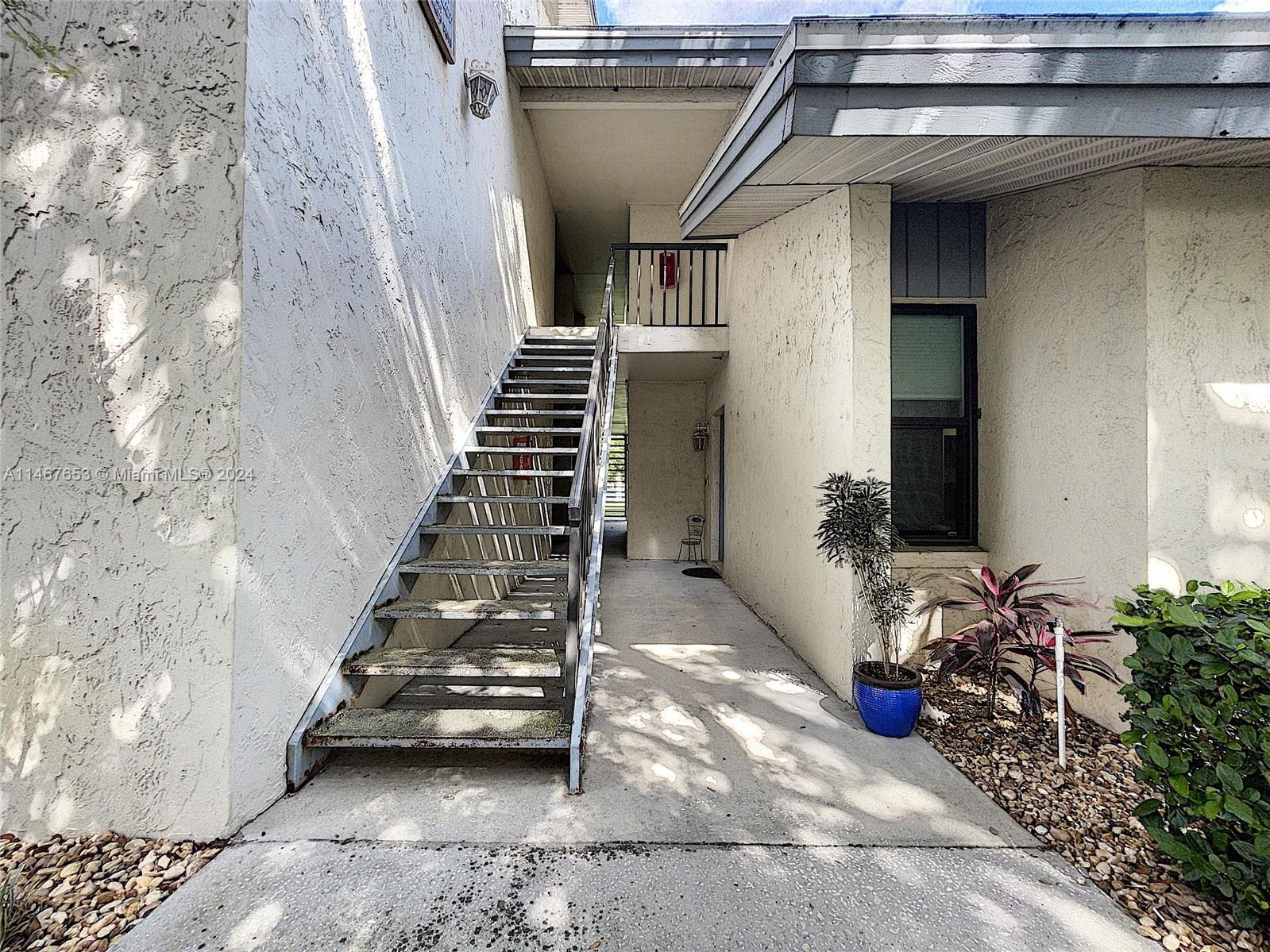 2049 San Marcos Drive 127 Property Photo 4
