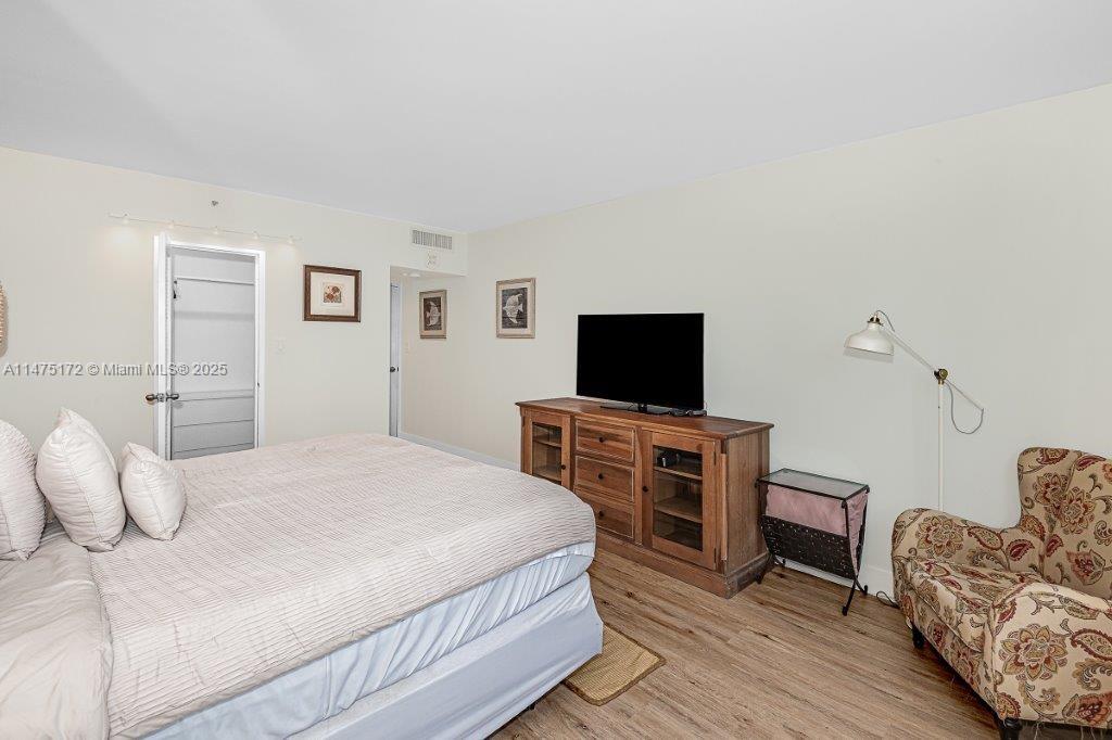 100 Lincoln Rd 410 Property Photo 22