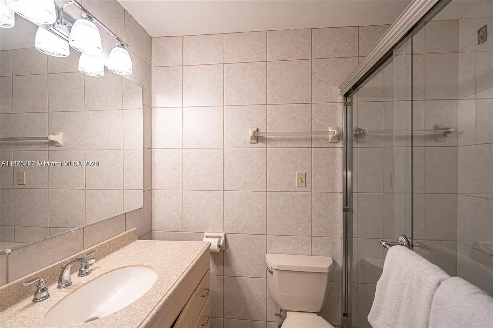 1148 Johnson St Property Photo 12