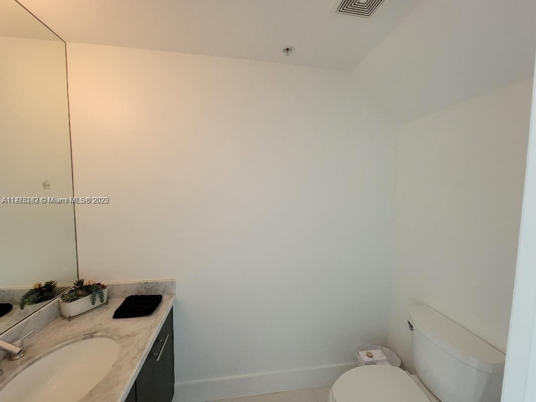 945 Jefferson Ave 103 Property Photo 12