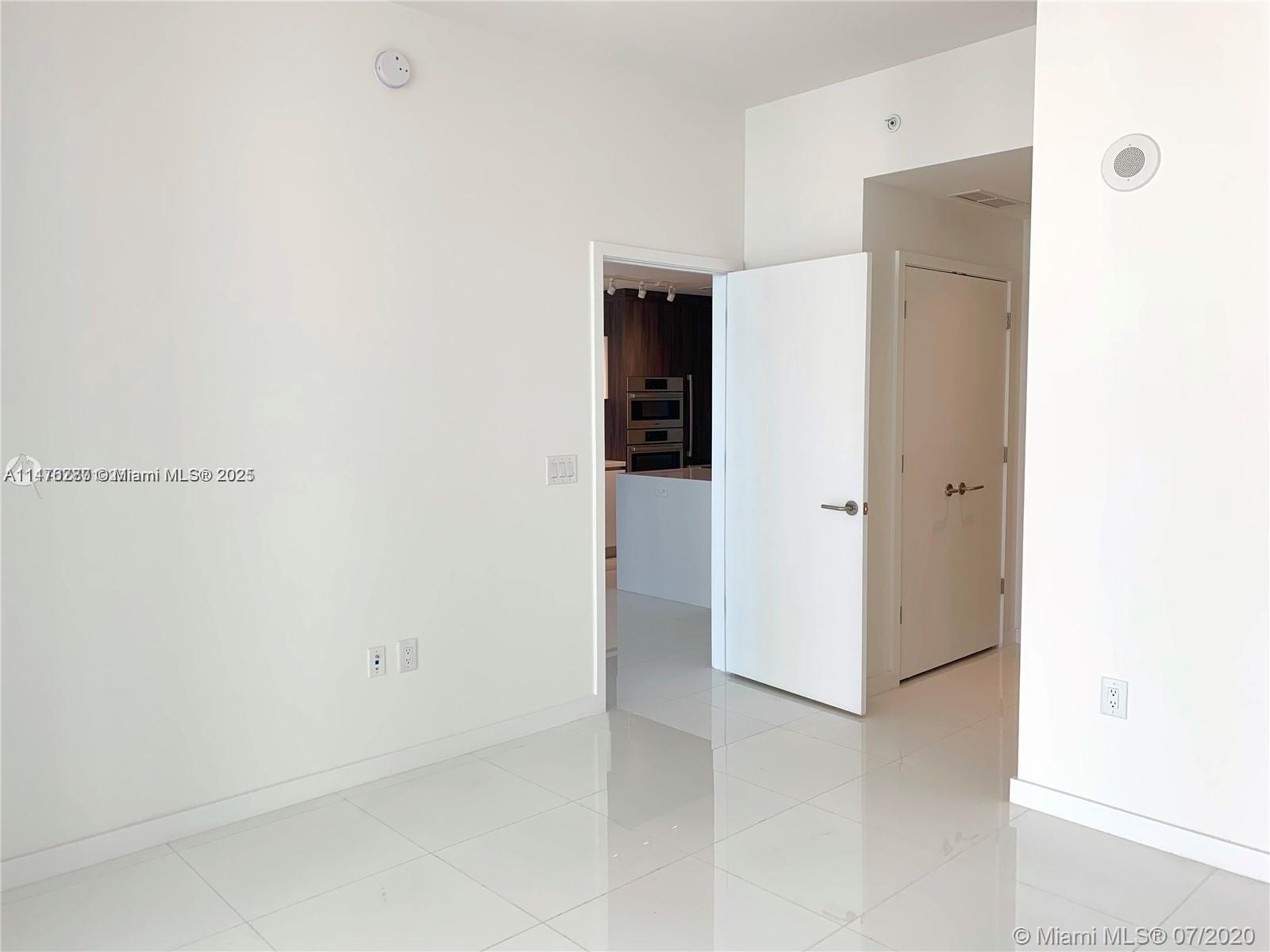 851 Ne 1st Ave 3105 Property Photo 16