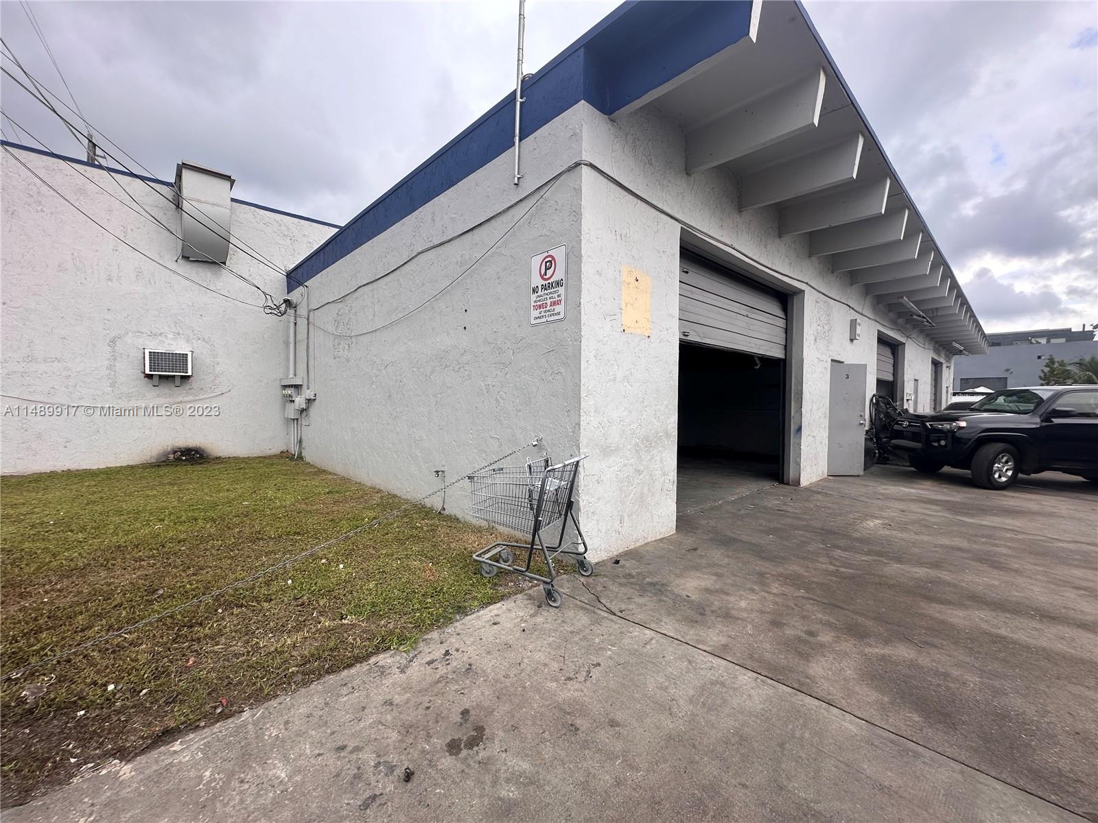 5660-5718 Rodman St Property Photo 5