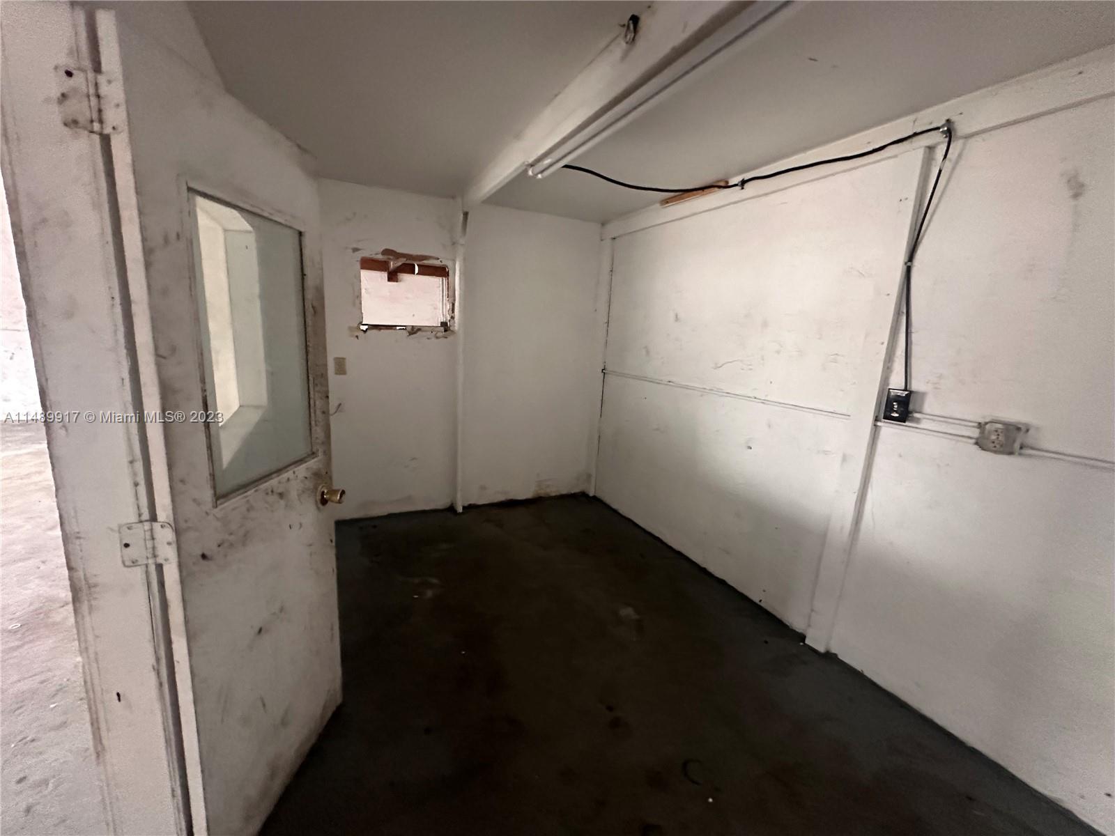 5660-5718 Rodman St Property Photo 9