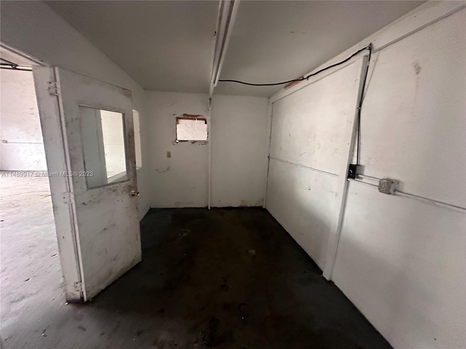 5660-5718 Rodman St Property Photo 10