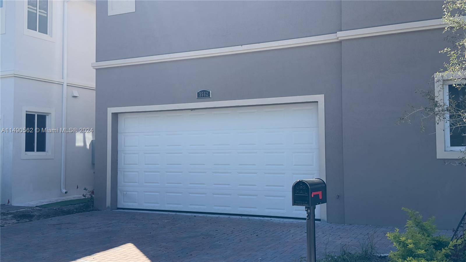 3562 Forest View Cir Property Photo 6