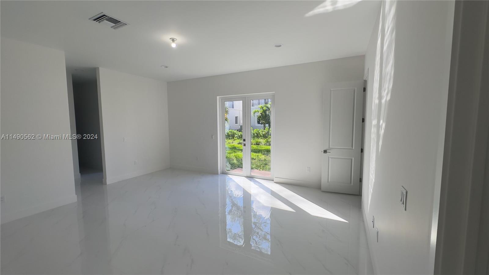 3562 Forest View Cir Property Photo 12