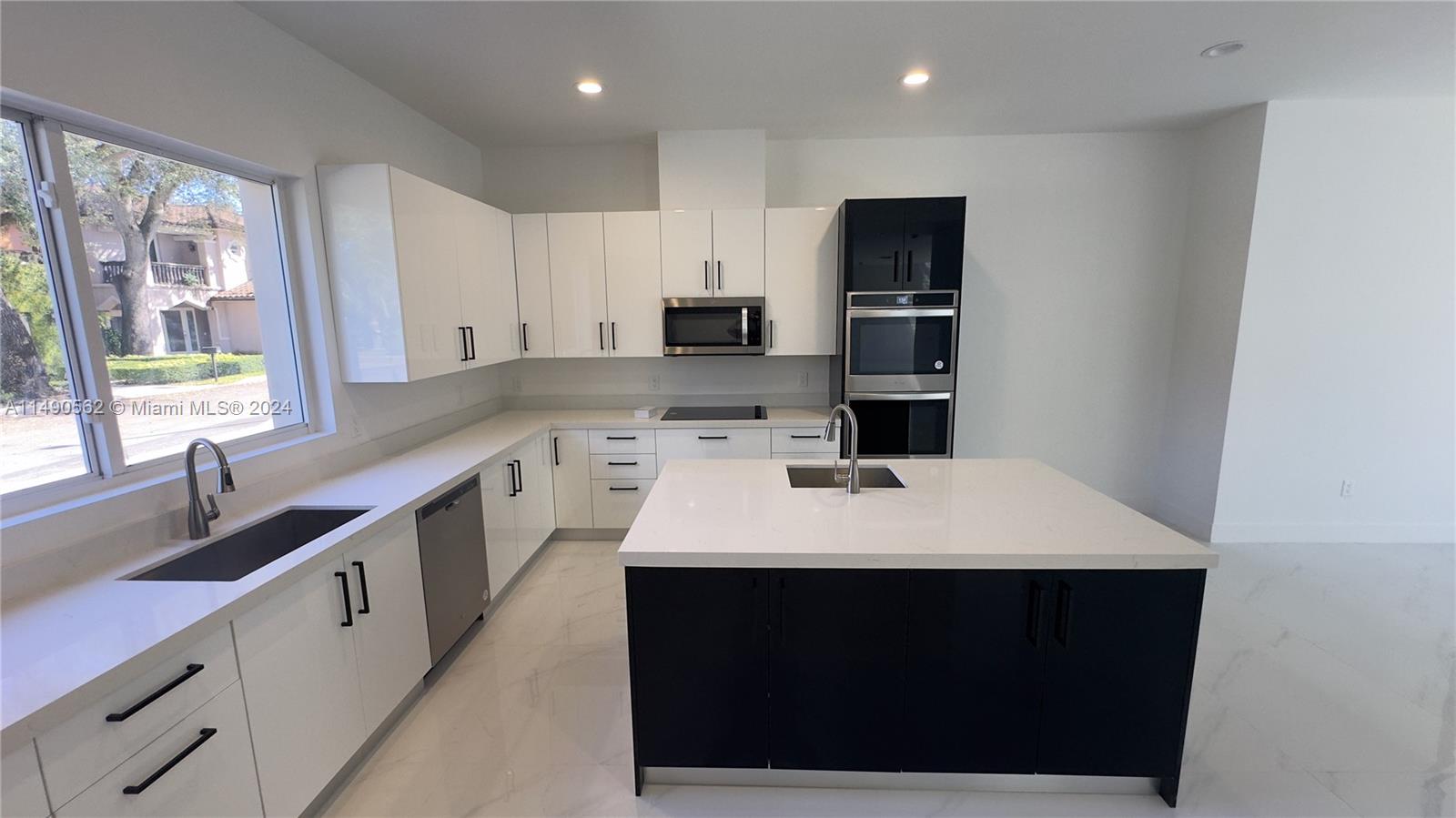 3562 Forest View Cir Property Photo 16