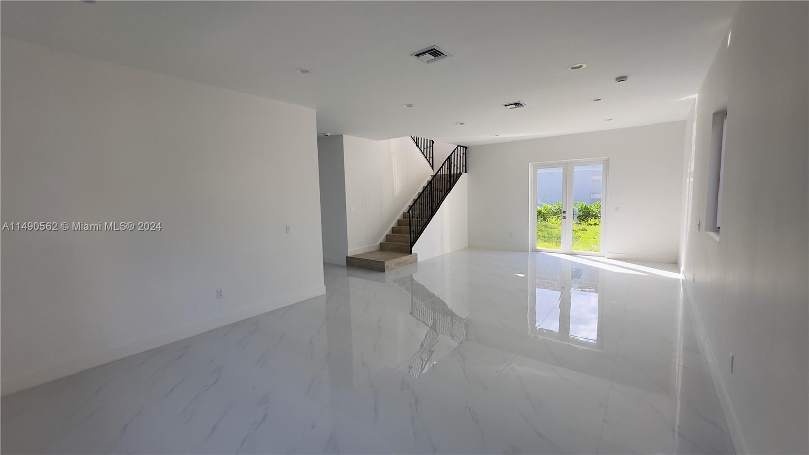 3562 Forest View Cir Property Photo 26