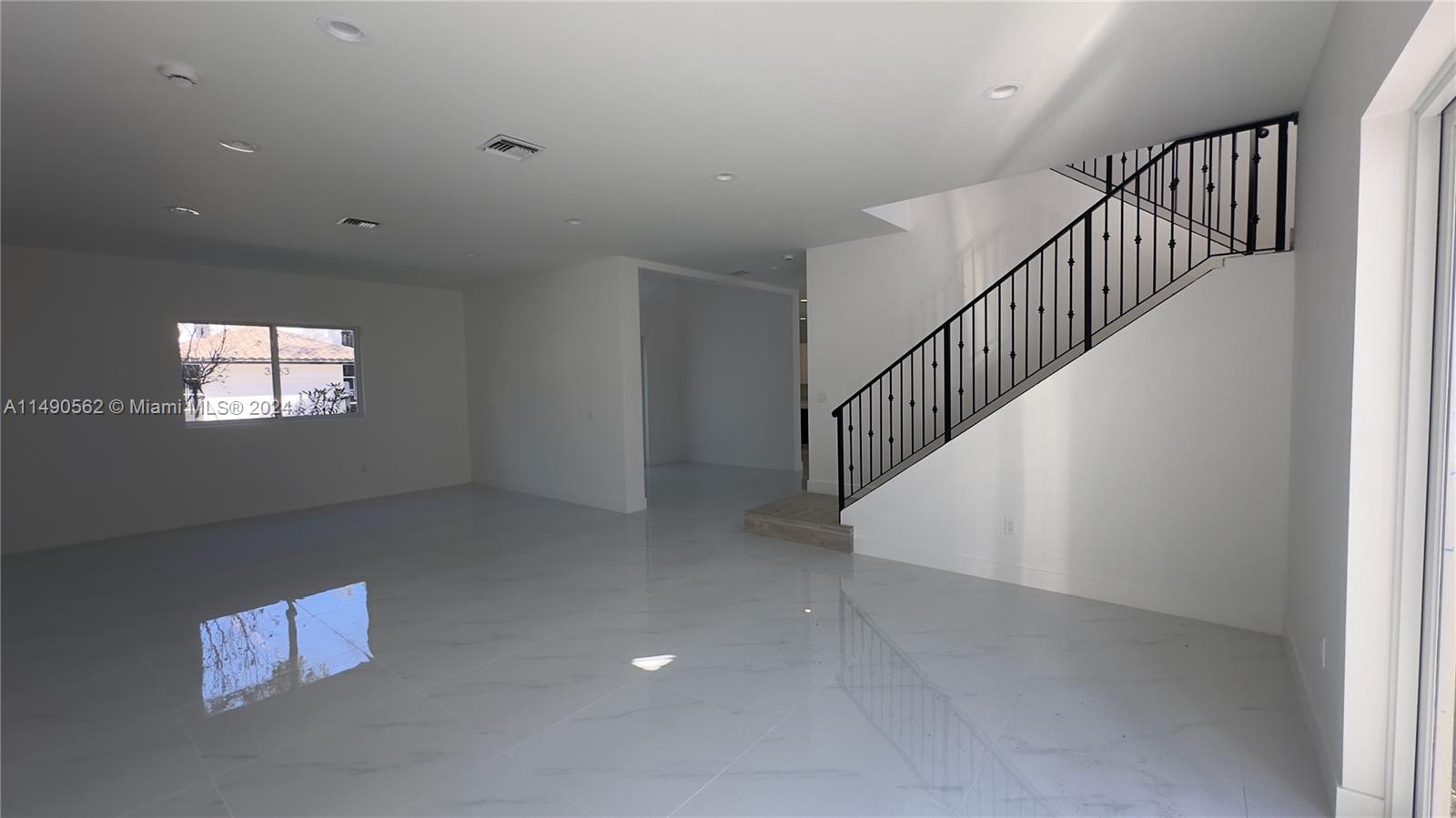 3562 Forest View Cir Property Photo 28