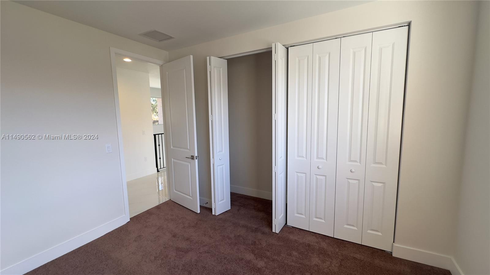3562 Forest View Cir Property Photo 35