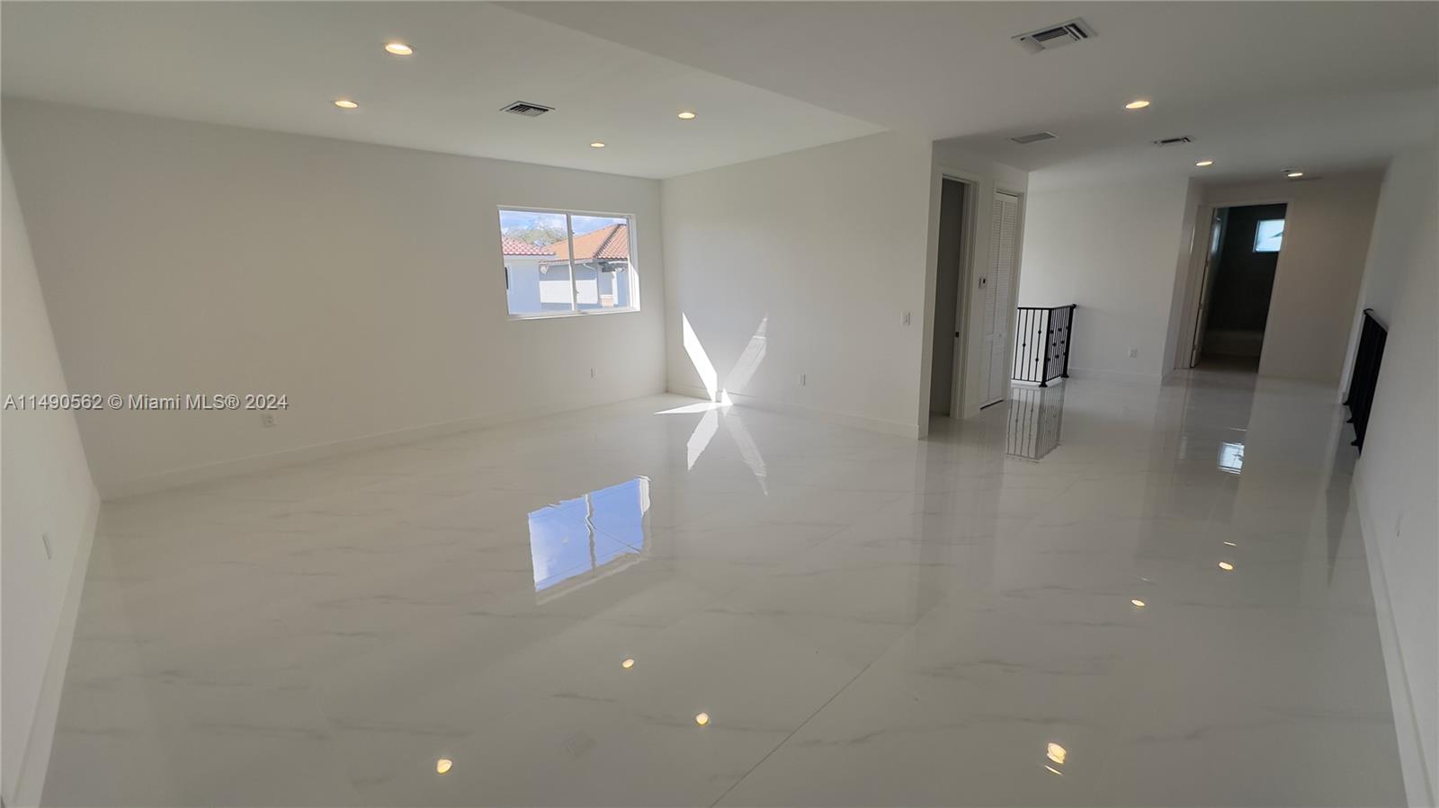 3562 Forest View Cir Property Photo 40