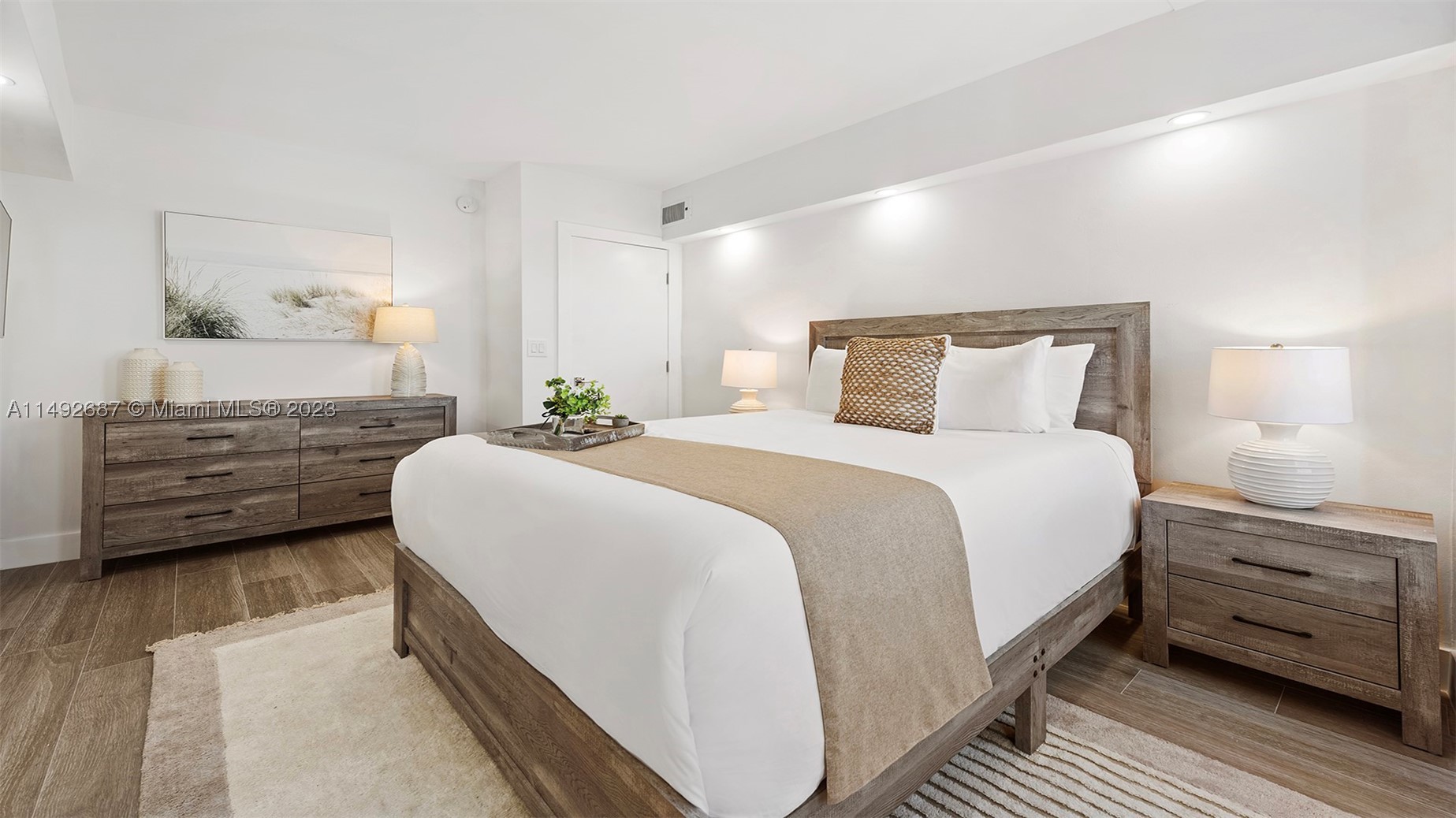 A11492687 Property Photo 18