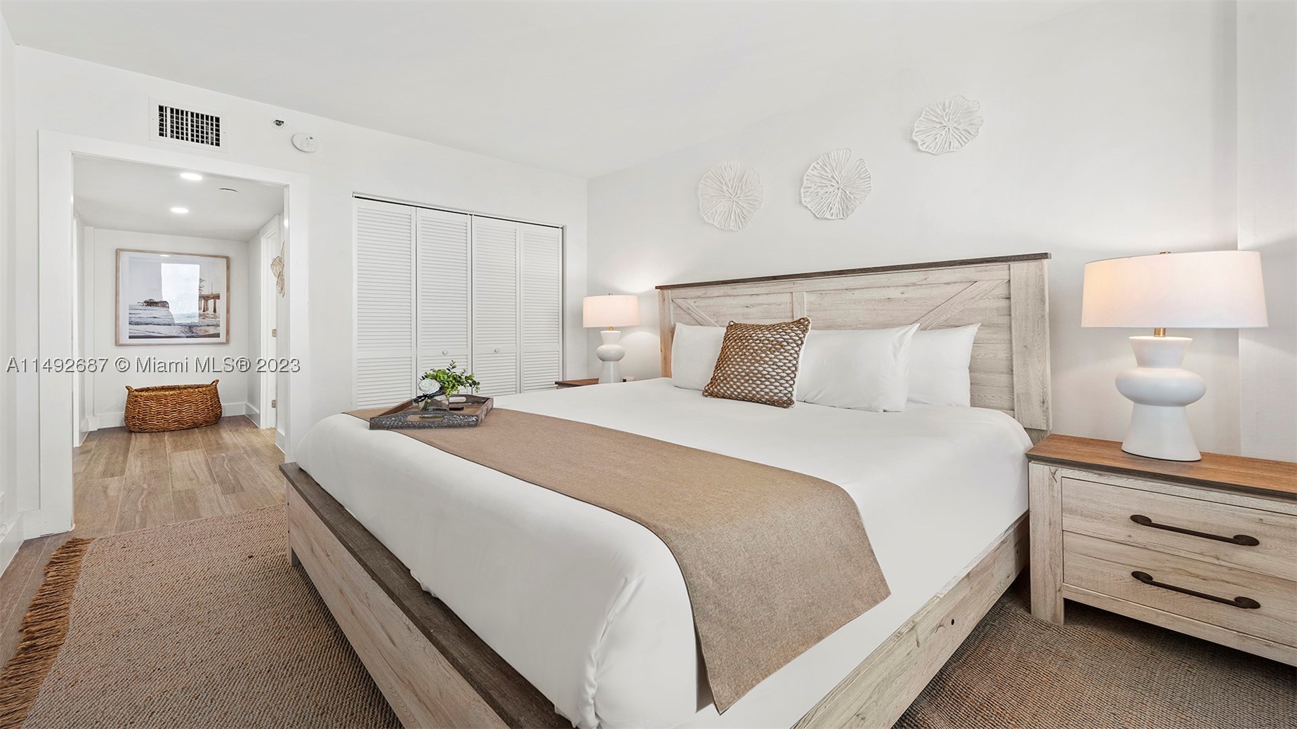 A11492687 Property Photo 27