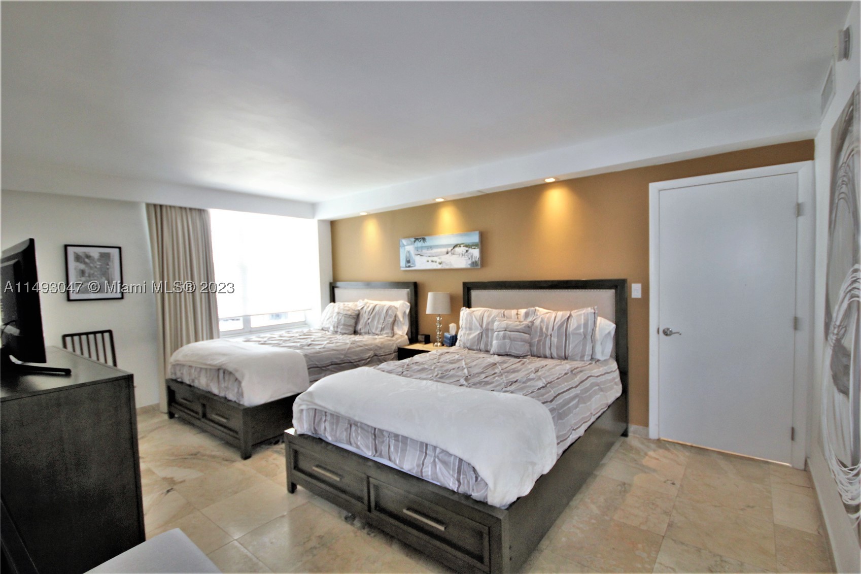 5161 Collins Ave 1610 Property Photo 10