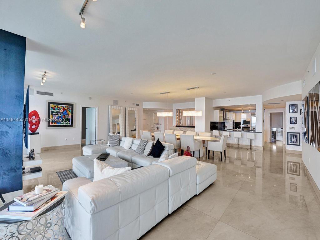 17121 Collins Ave 3904-5 Property Photo 12