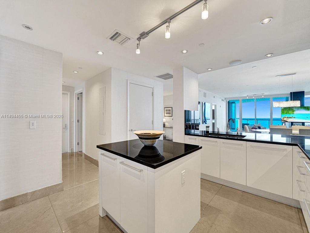 17121 Collins Ave 3904-5 Property Photo 16