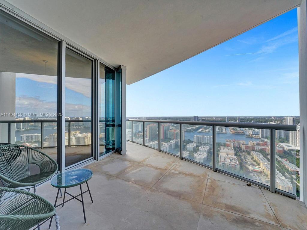 17121 Collins Ave 3904-5 Property Photo 26