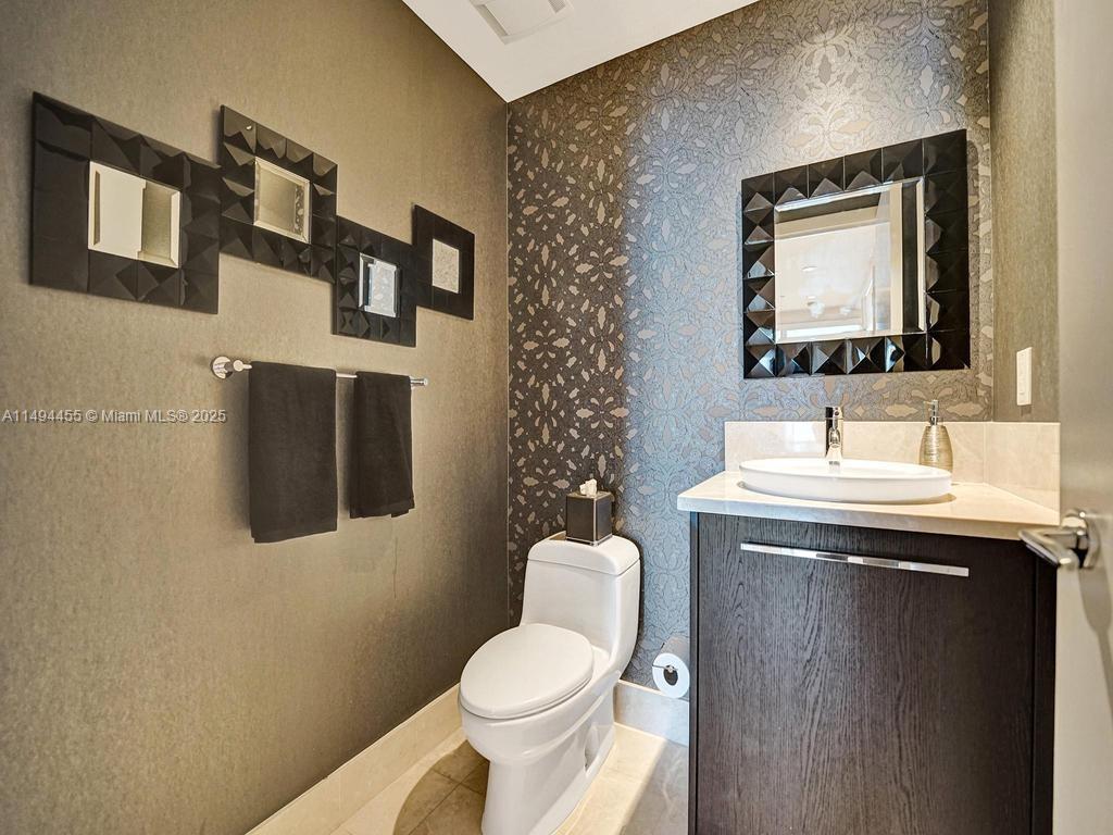 17121 Collins Ave 3904-5 Property Photo 29