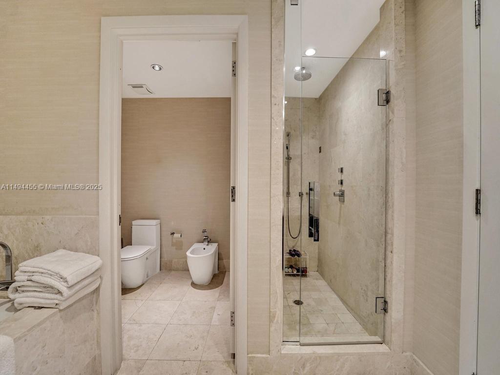 17121 Collins Ave 3904-5 Property Photo 43