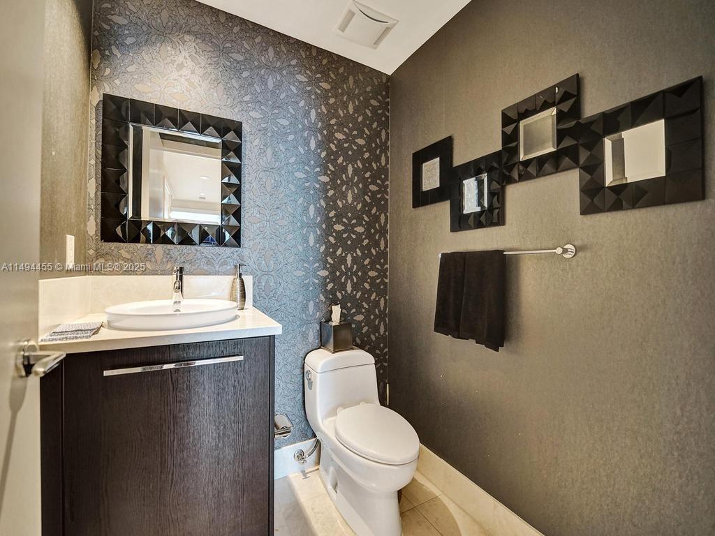 17121 Collins Ave 3904-5 Property Photo 44