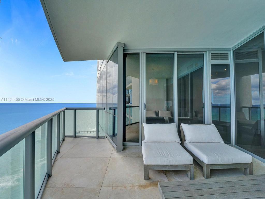 17121 Collins Ave 3904-5 Property Photo 57