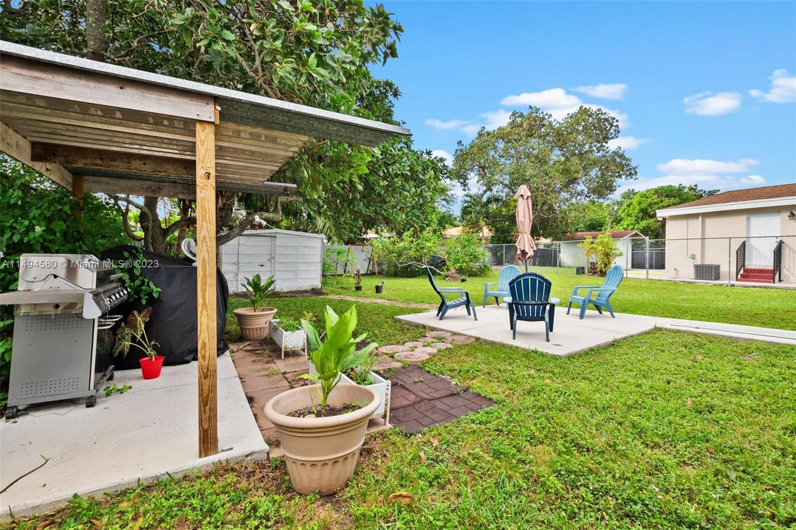 2750 Sw 25th St Property Photo 44