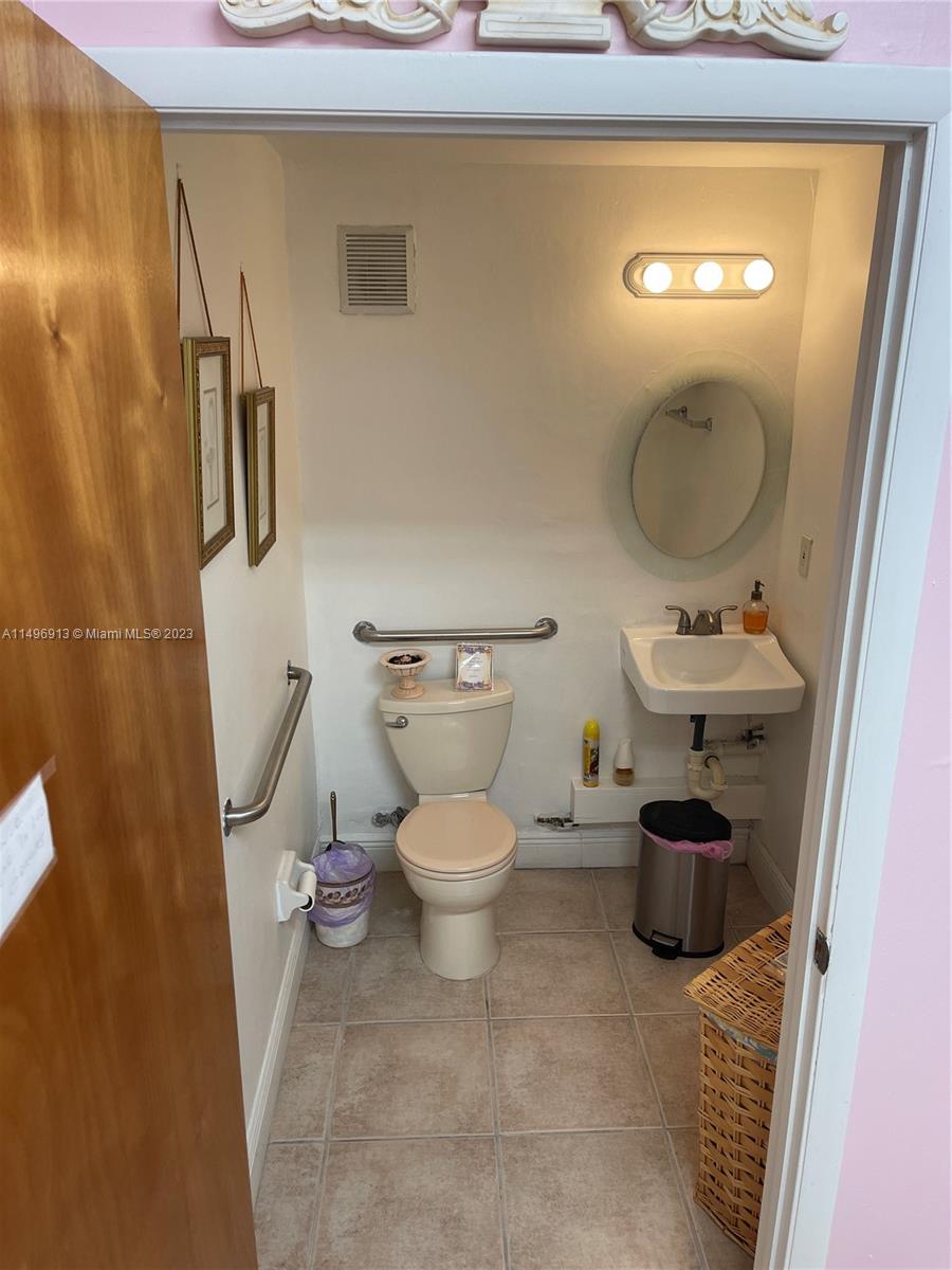 300 Sw 107th Ave Property Photo 13