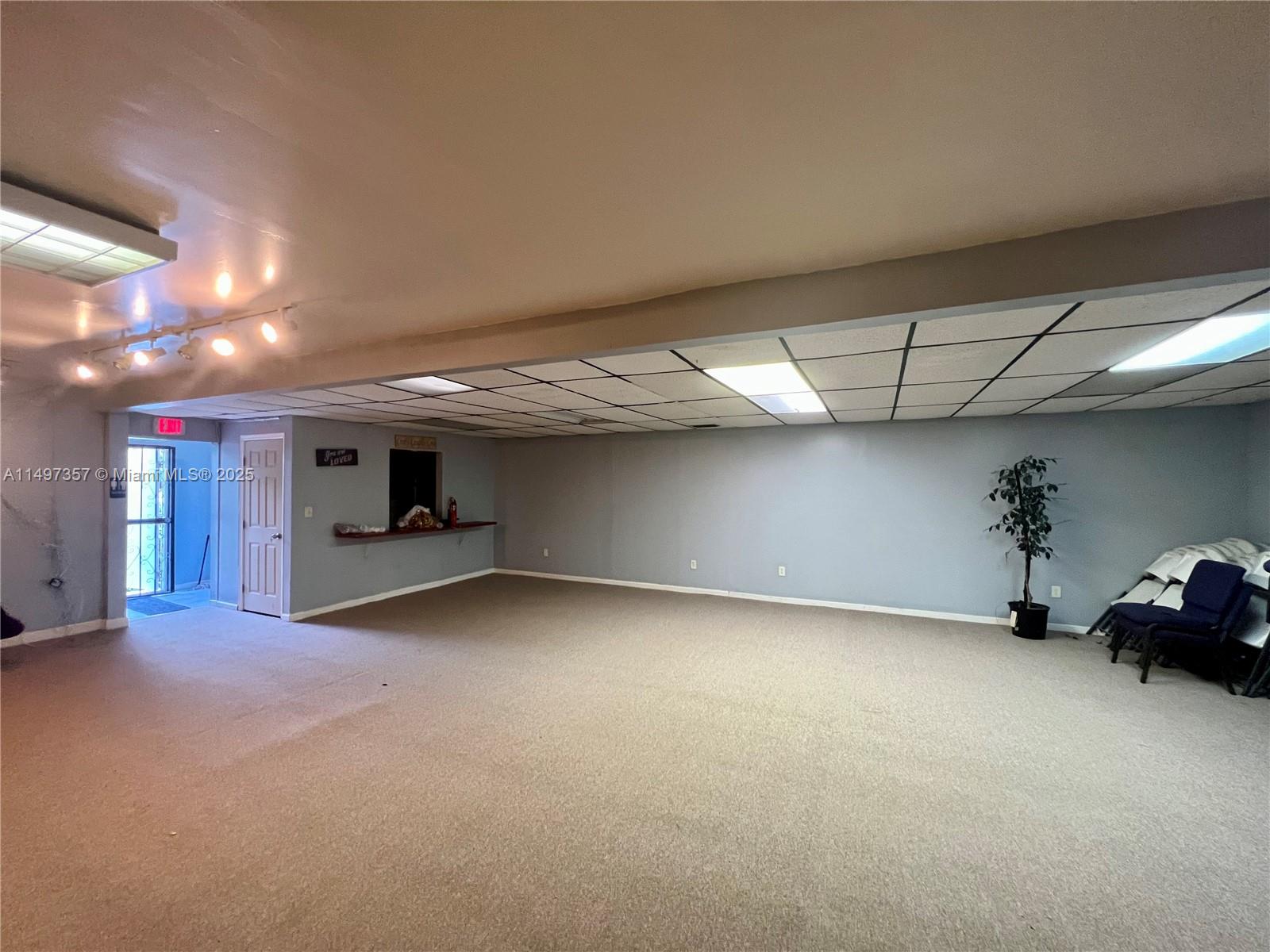 6300 Pembroke Rd Property Photo 10