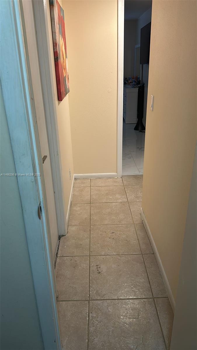 480 Executive Center Dr 4l Property Photo 6
