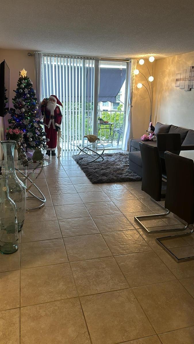 480 Executive Center Dr 4l Property Photo 10