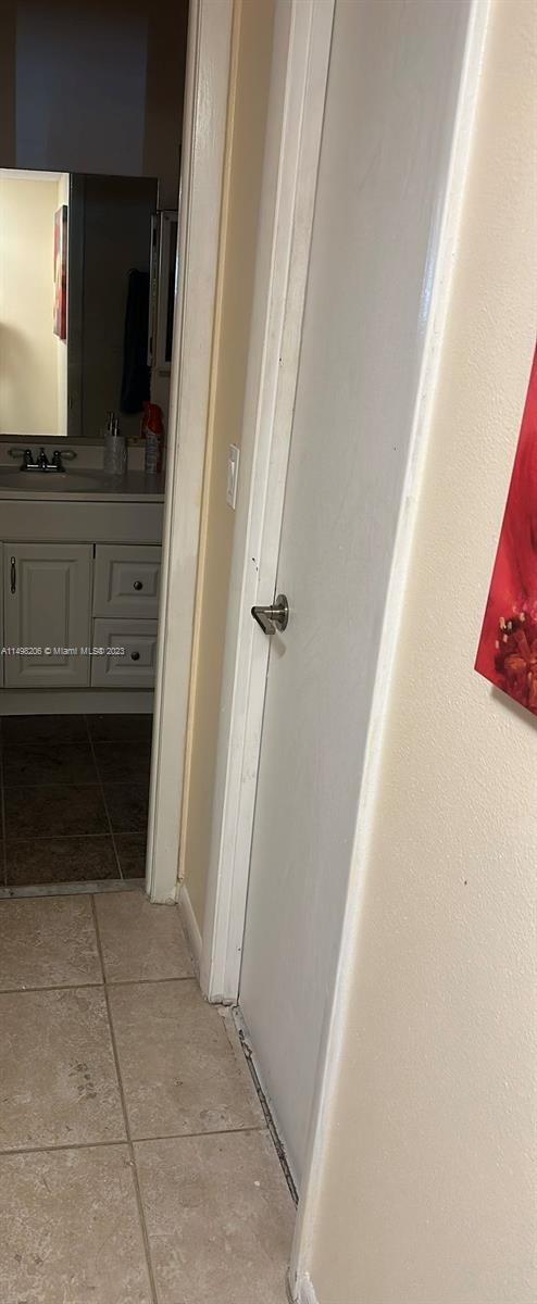 480 Executive Center Dr 4l Property Photo 12