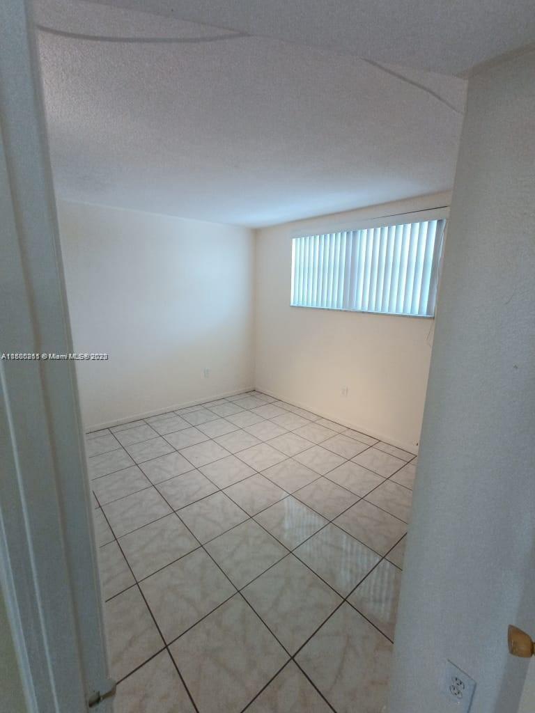 1700 Ne 191st St 306 Property Photo 3