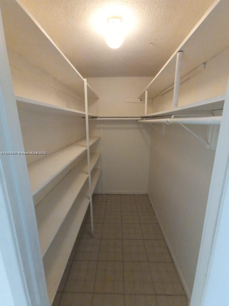 1700 Ne 191st St 306 Property Photo 4