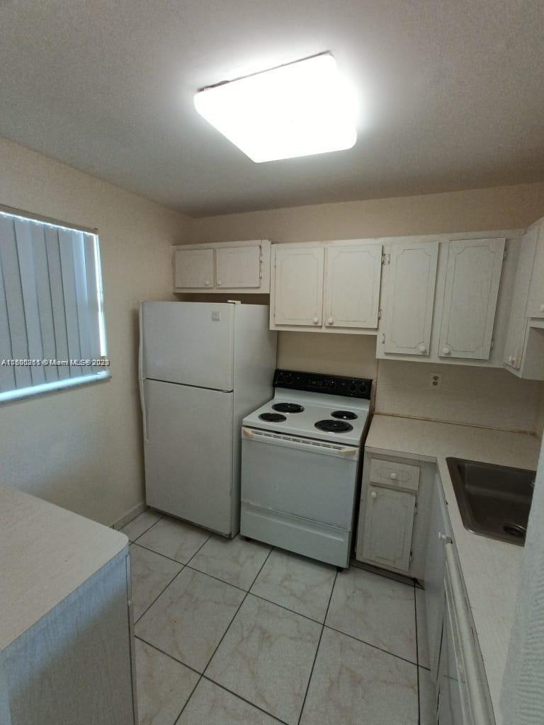 1700 Ne 191st St 306 Property Photo 5