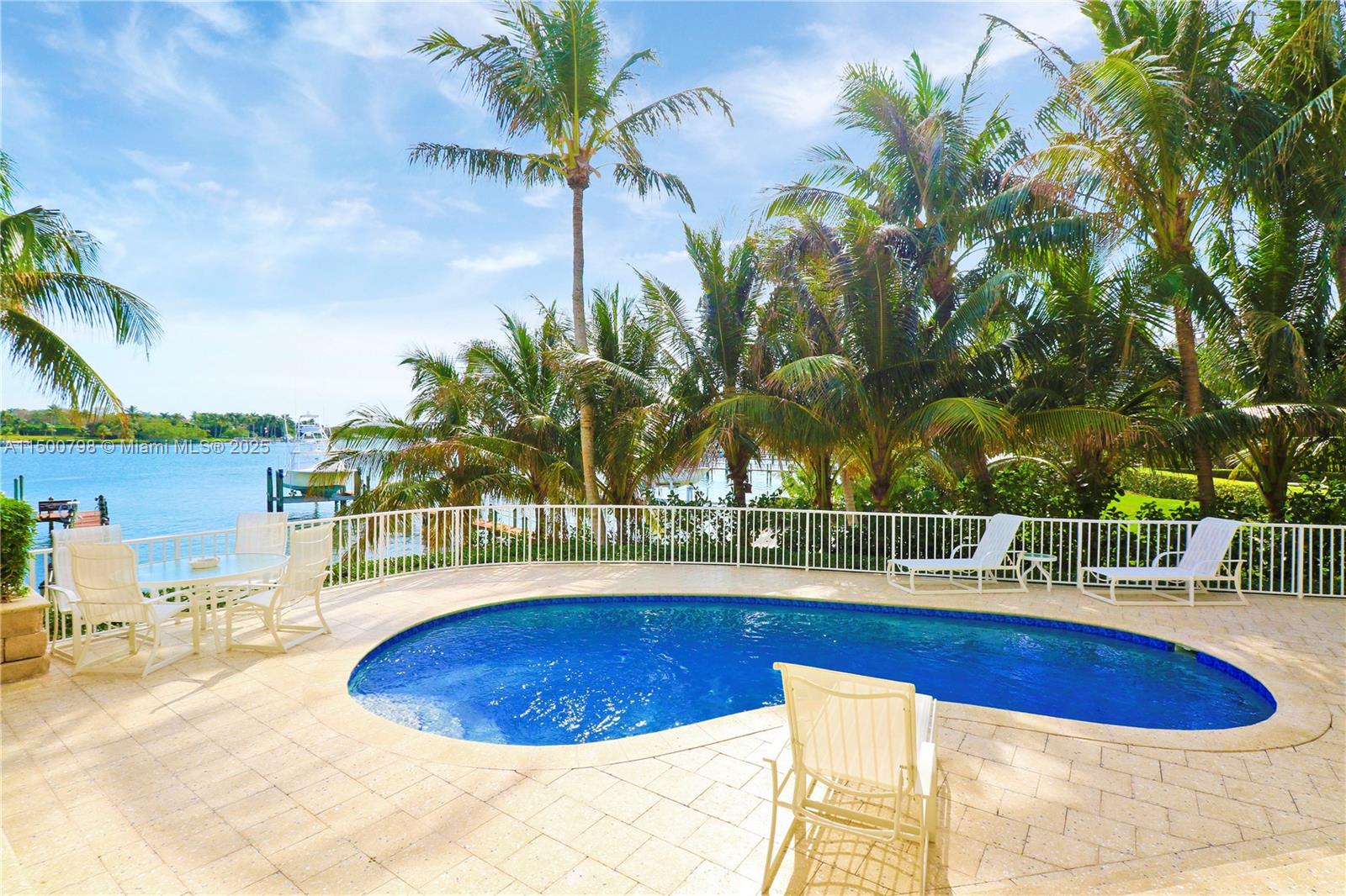 17571 Se Conch Bar Ave Property Photo 6