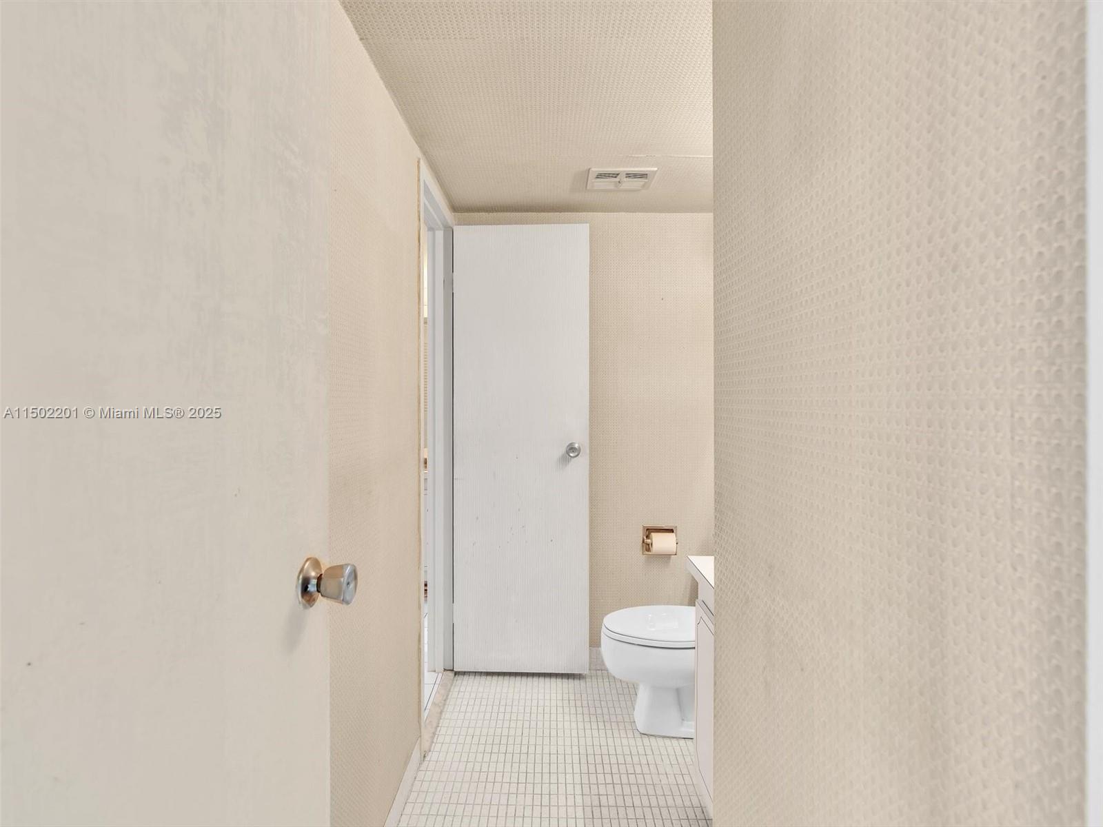 3675 N Country Club Dr 707 Property Photo 25