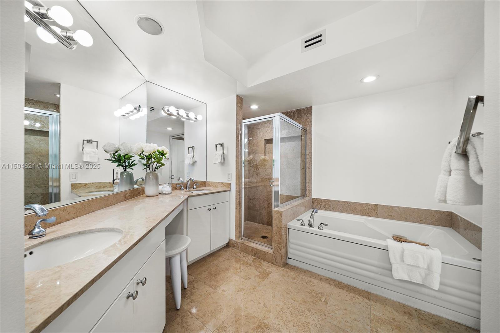 4775 Collins Ave 1602 Property Photo 15