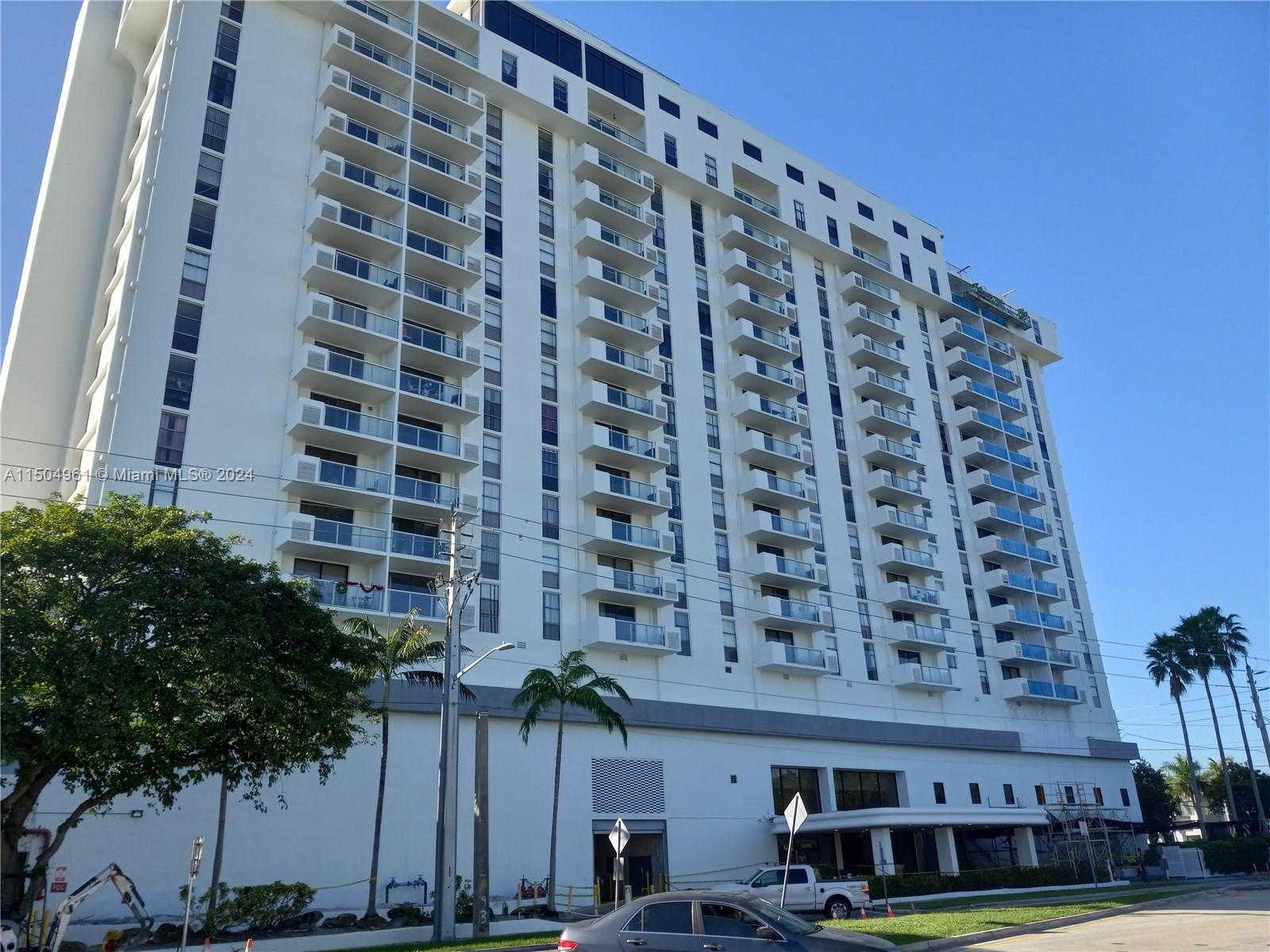 13499 Biscayne Blvd M8 Property Photo 1