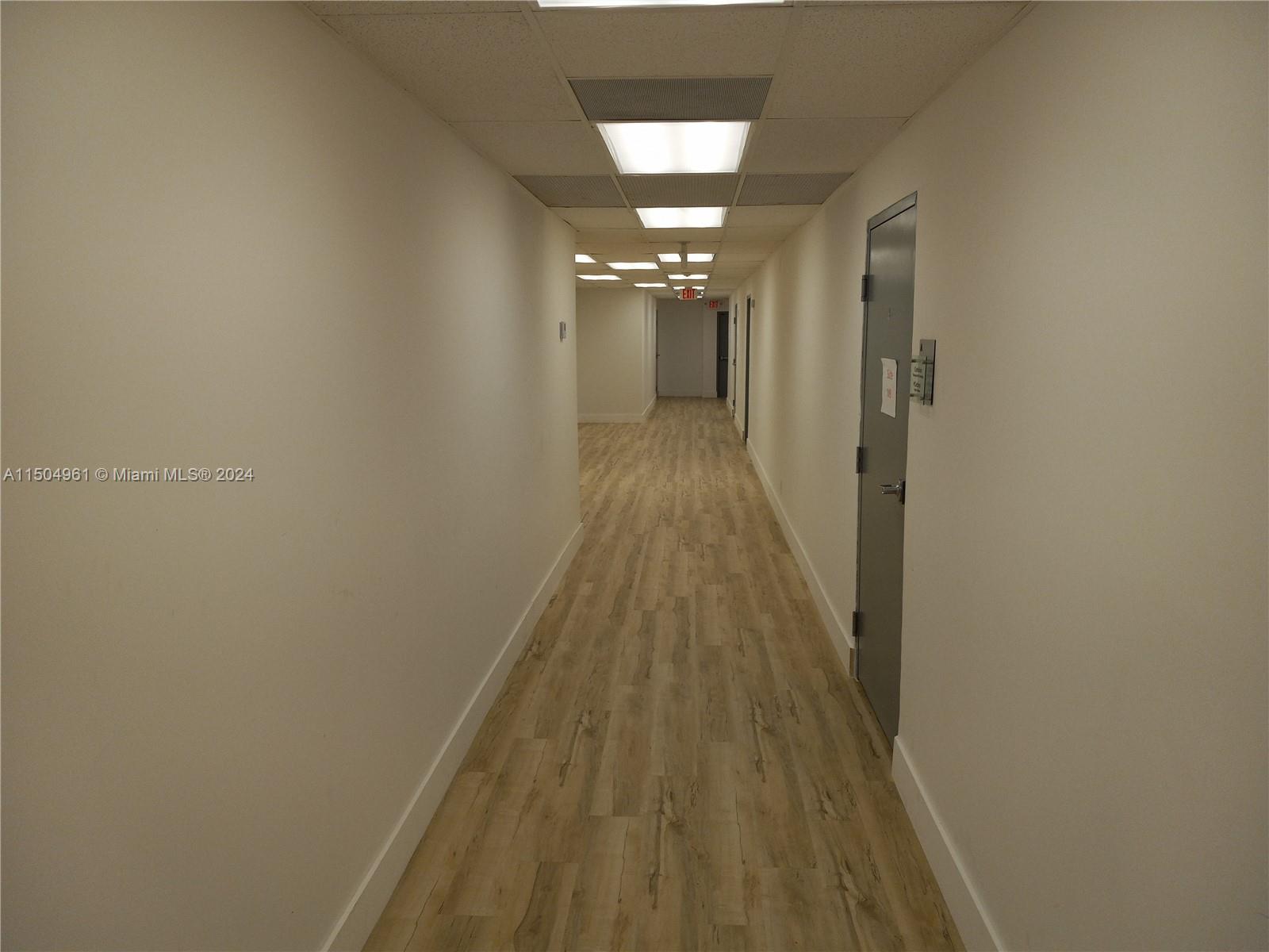 13499 Biscayne Blvd M8 Property Photo 4