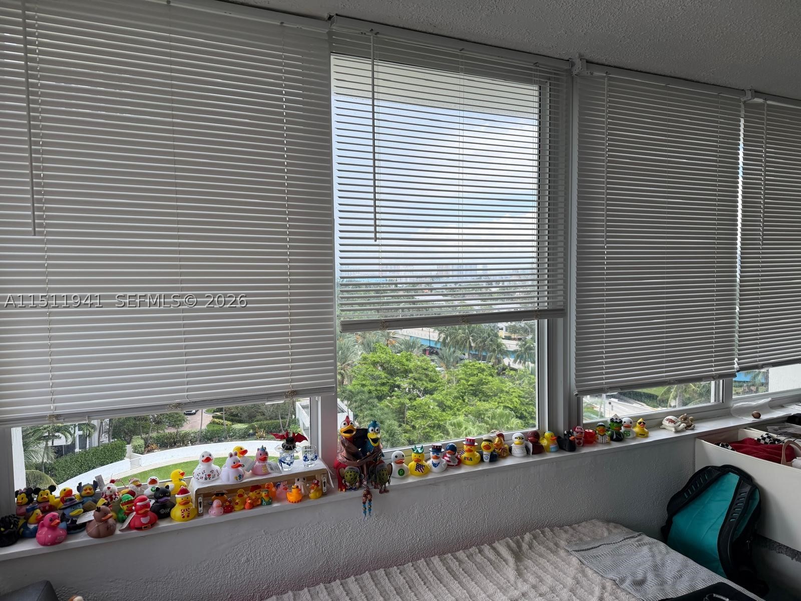 19201 Collins Ave 744 Property Photo 4