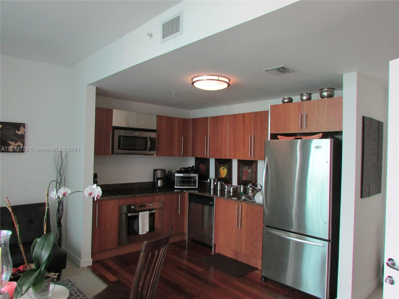 300 S Biscayne Blvd T-2709 Property Photo 6