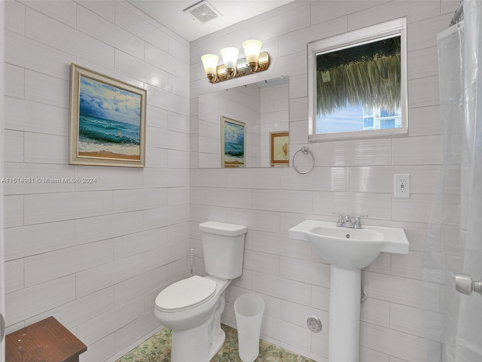 900 N Surf Rd 2 Property Photo 16