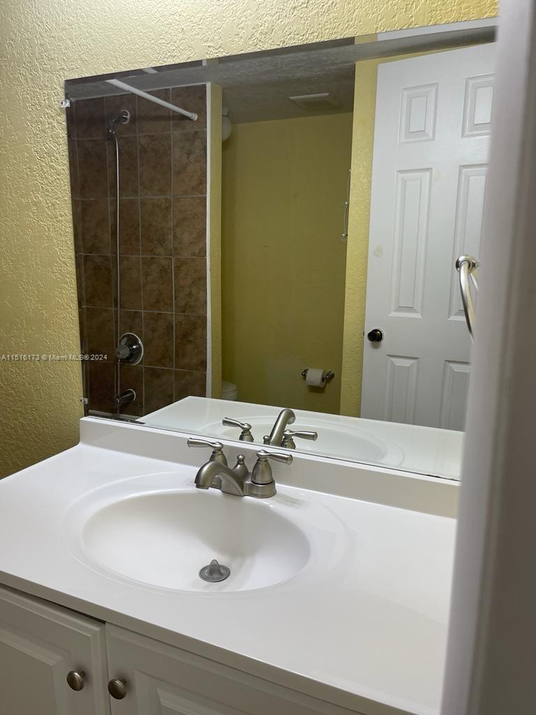 1000 Constitution Dr 1000g Property Photo 10
