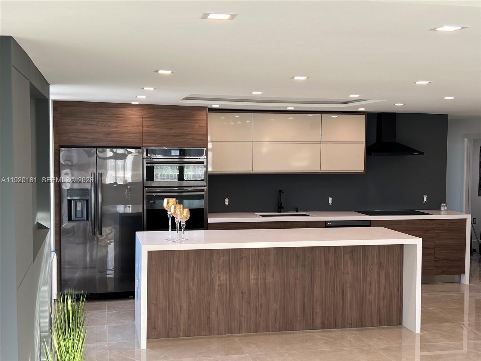 A11520181 Property Photo 3