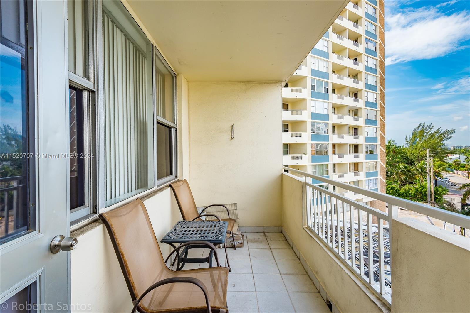 3180 S Ocean Dr 422 Property Photo 7