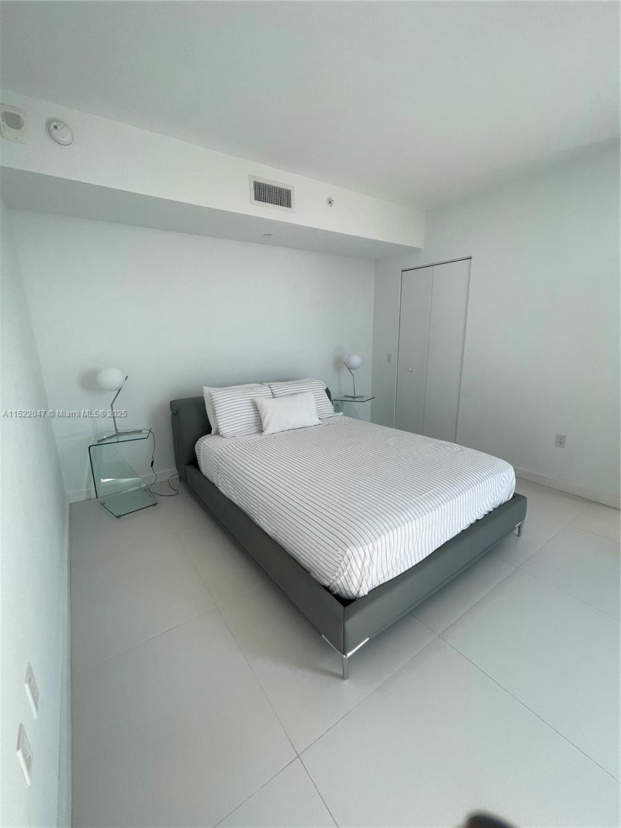 501 Ne 31 1709 Property Photo 9