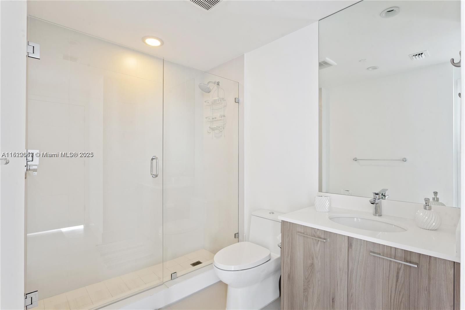 501 Ne 31 1709 Property Photo 16