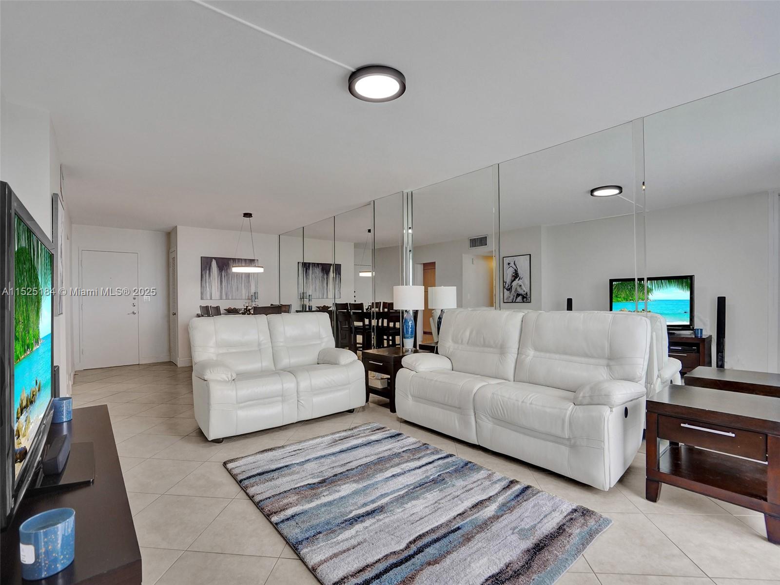 1600 S Ocean Dr 12e Property Photo 3